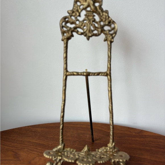 Vintage Gold Ornate Easel Stand - Picture 2 of 7